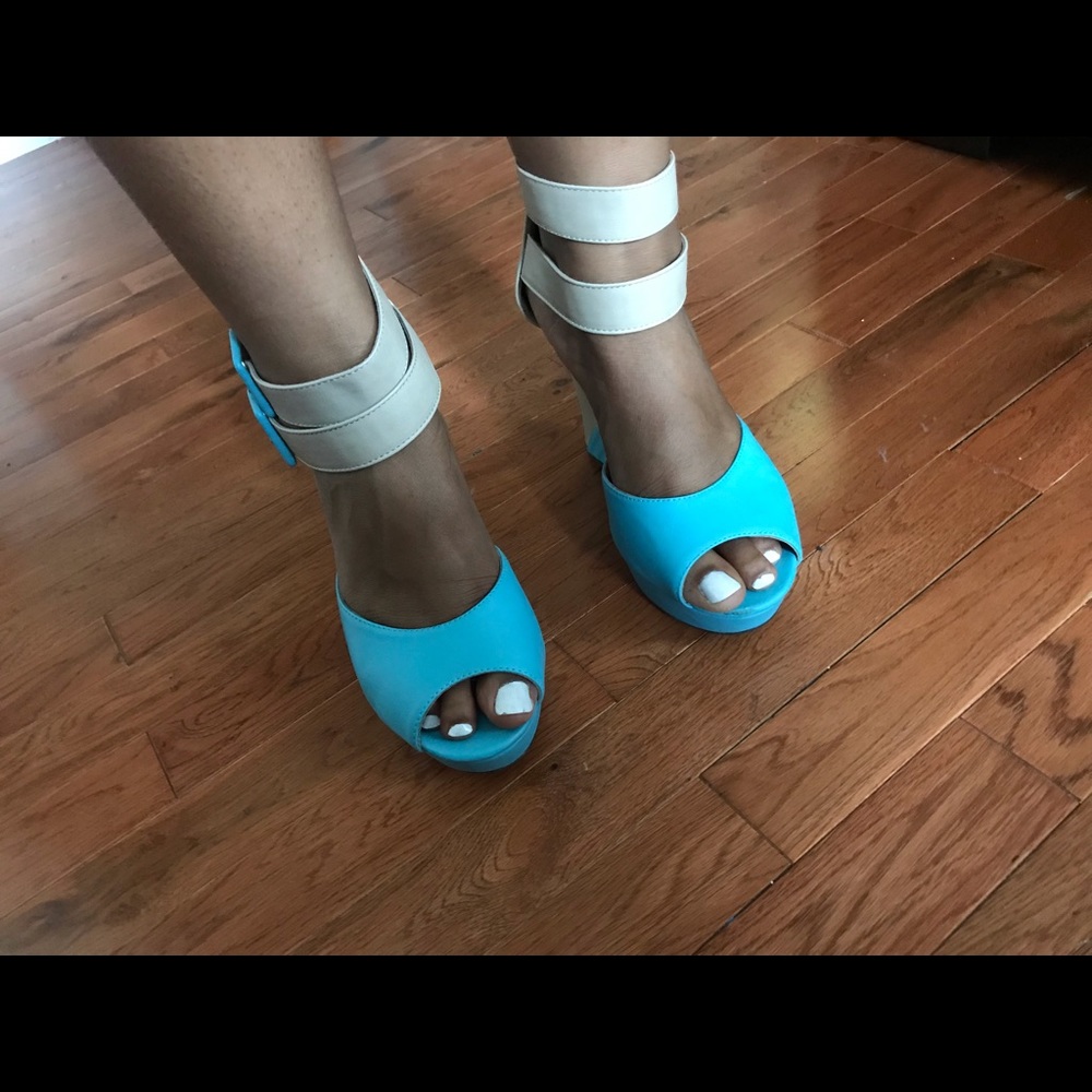 Shoes - Picture 2 of 5